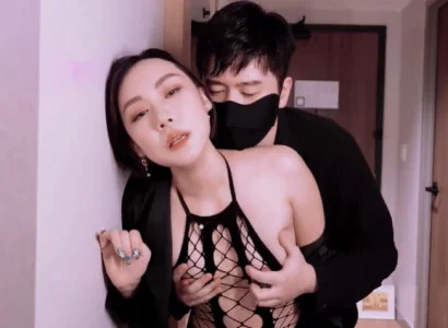 Vợ bán thân cho sếp nhằm lấy tiền trả nợ cho chồng